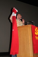 kemal_okuyan_ve_turk_bayragi.jpg